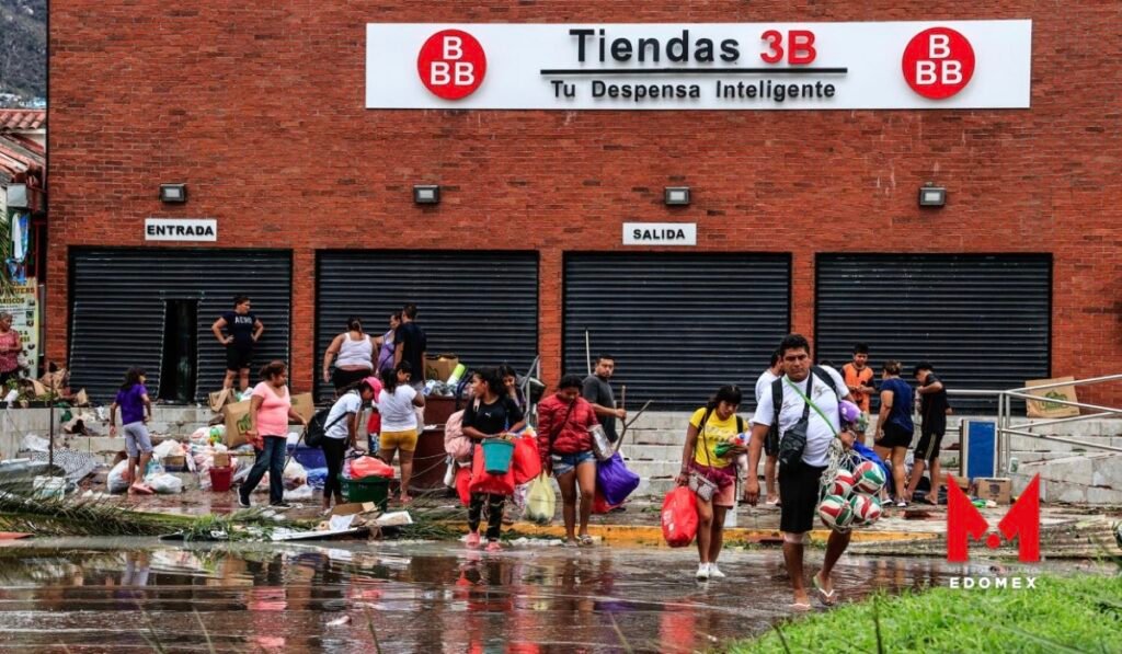 Reportan saqueos en Acapulco tras paso de Huracán Otis