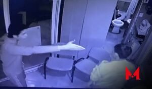 Captan a estudiante de la Anáhuac agrediendo a Guardia de Seguridad