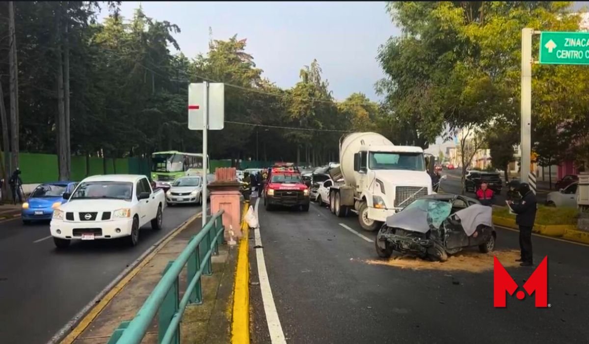Choque múltiple en carriles centrales de Tollocan en Toluca deja un muerto