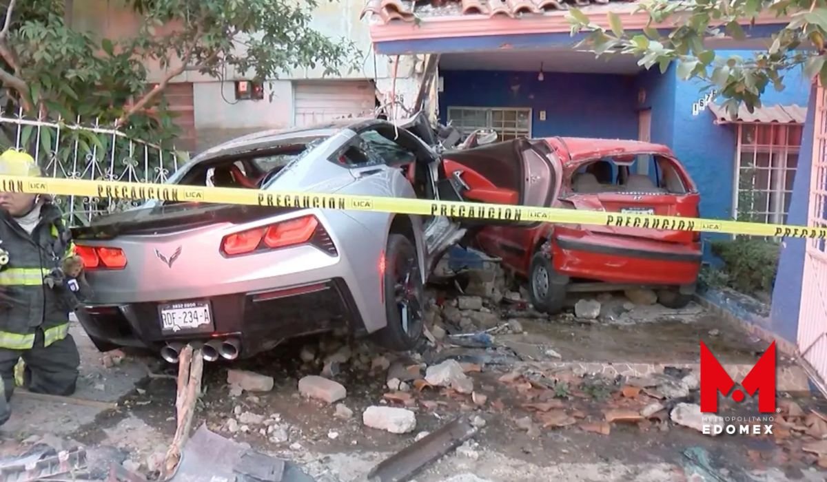 Mujer roba y choca automóvil de su pareja