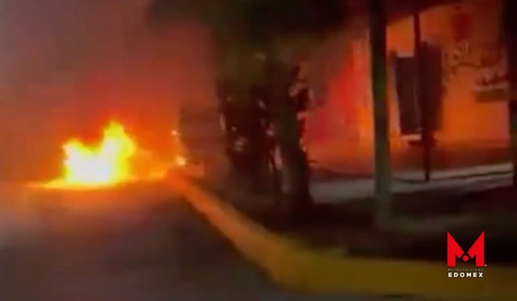 Queman taquería en Cancún por negarse a pagar derecho de piso