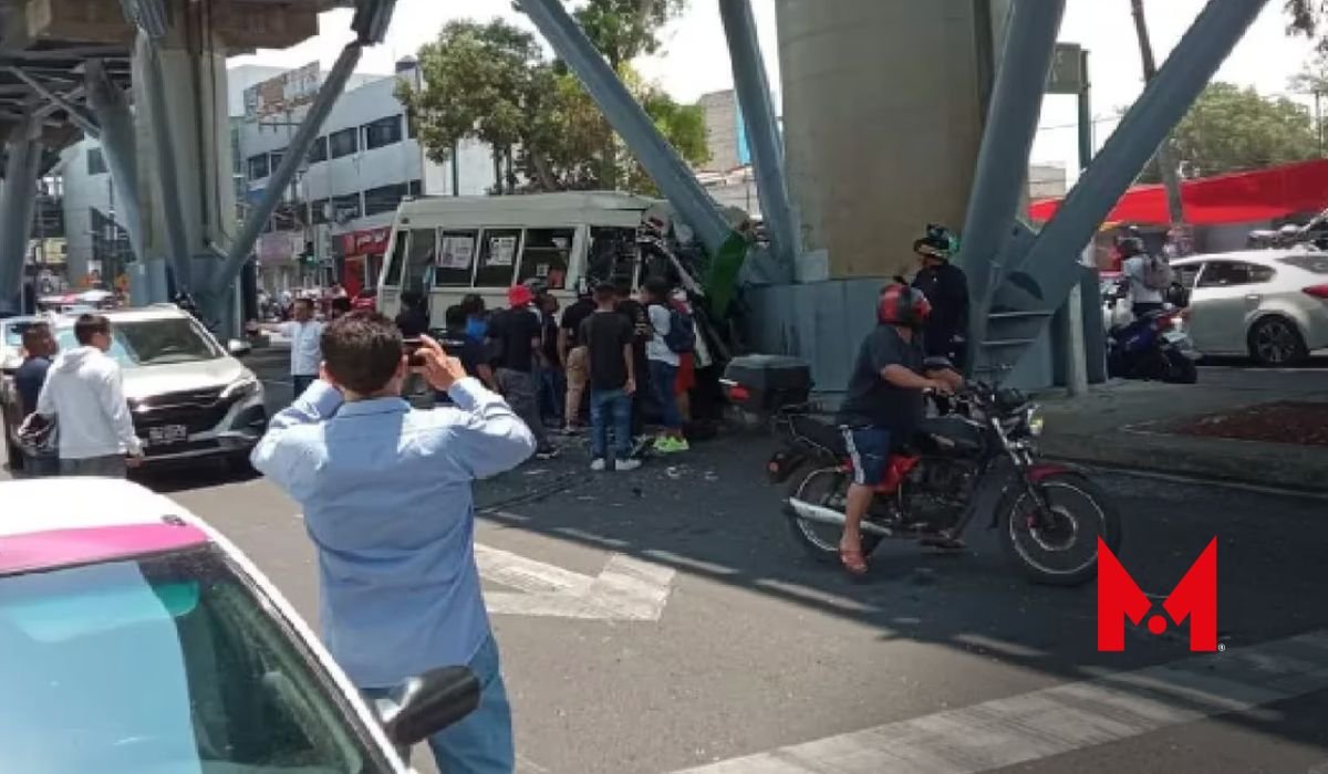 ¡Choque en Línea 12 del Metro! Transporte público impacta muro y deja más de 10 heridos