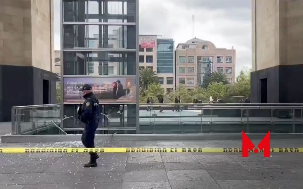 Trabajador muere tras caer de 50 metros de altura del Monumento a la Revolución