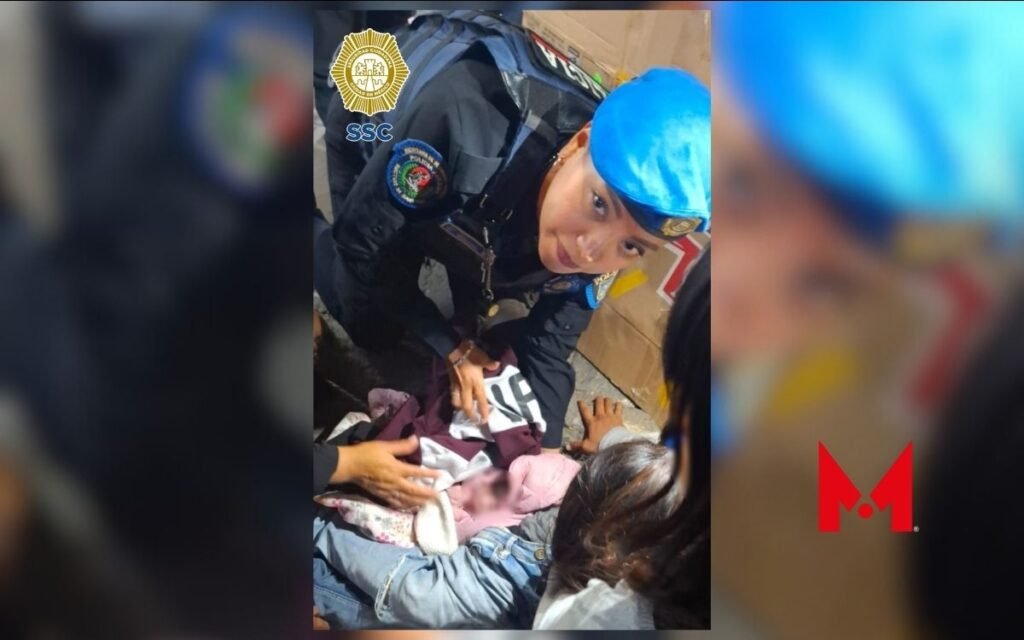 Policías de la SSC CDMX auxilian a mujer en labor en parto de Metro Pantitlán